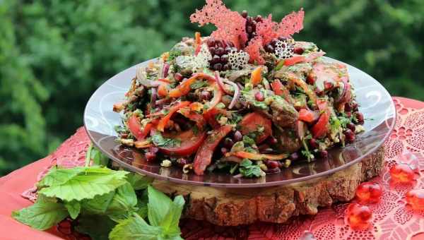 Салат с печенью и грибами: самые удачные рецепты приготовления. Готовим деликатесные салаты из печени и грибов в разных вариациях