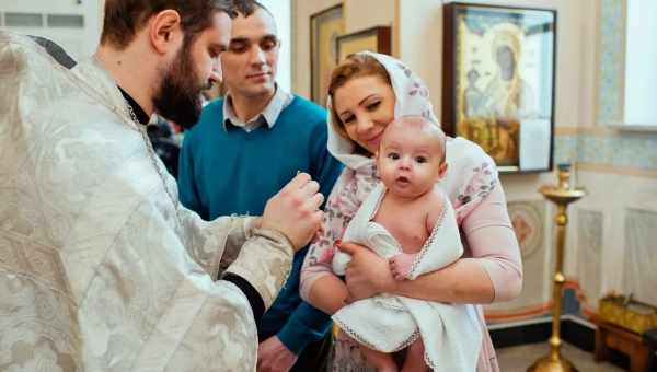 Как выбрать крестного отца для мальчика и крестную мать для девочки