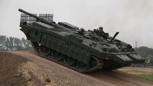 Модель шведского танка STRV.103C в масштабе 1:25