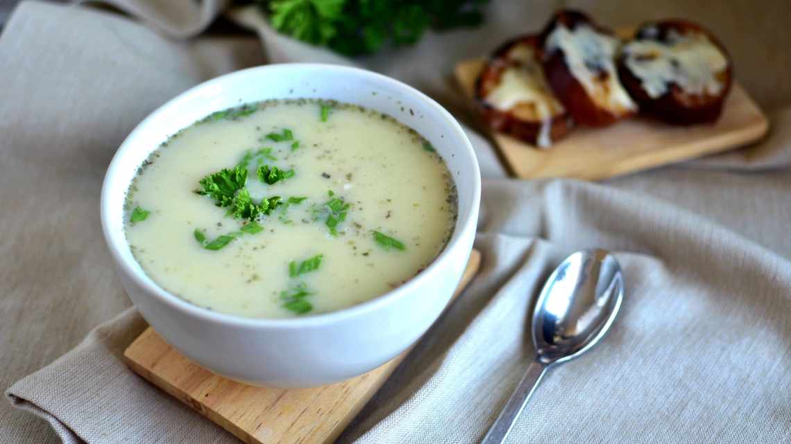 Сырный cуп-пюре с картошкой и цветной капустой