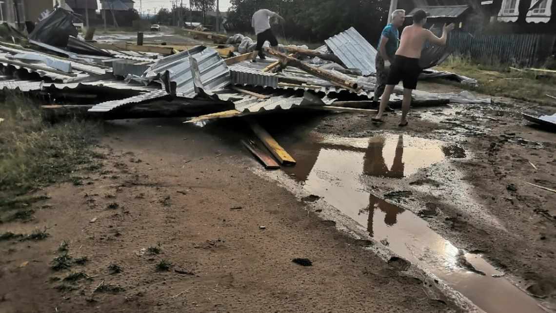 В Ростовской области смерчи срывали крыши и уносили коров