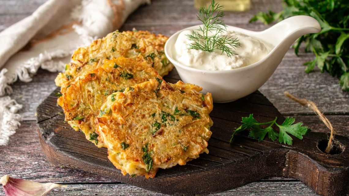 Куриные оладьи с цветной капустой и сыром