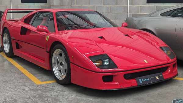 Дьявол во плоти Ferrari F40, или как обогнать Porsche и умереть