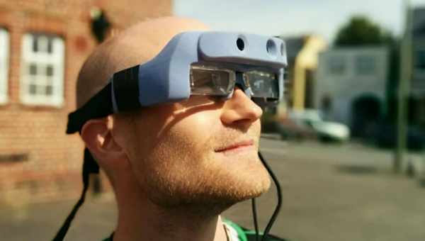 Голландцы адаптировали Google Glass для слепых и слабовидящих
