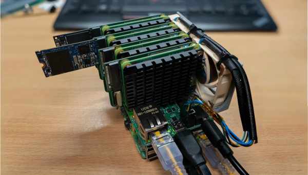 Raspberry Pi превратил компьютерную мышь в полноценный компьютер