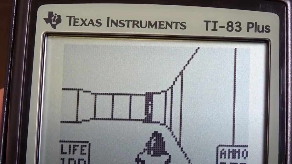 Doom запустили на калькуляторе с батарейкой из 700 картофелин