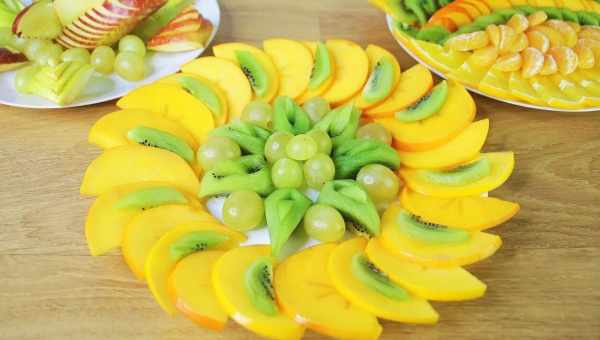 Як гарно нарізати фрукти