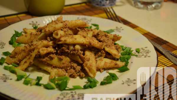 Макарони з підливкою з курячої печінки від Лари Кацової